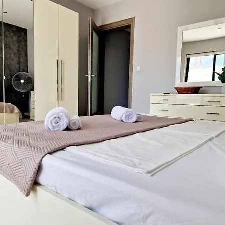 Apartment Penthouse In St Julian *