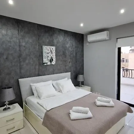 Apartment Penthouse In St Julian