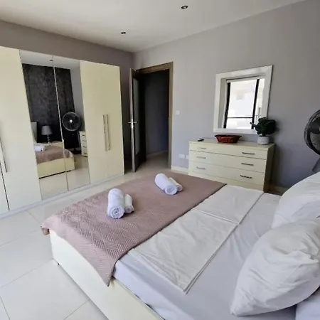 Penthouse In St Julian Sliema