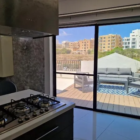 Penthouse In St Julian Appartamento Sliema